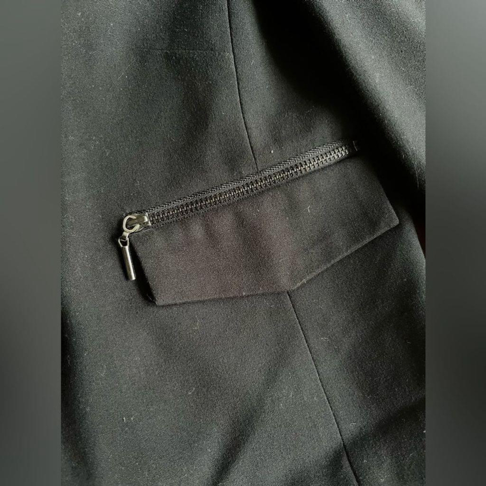 Blazer - Picture 2 of 9